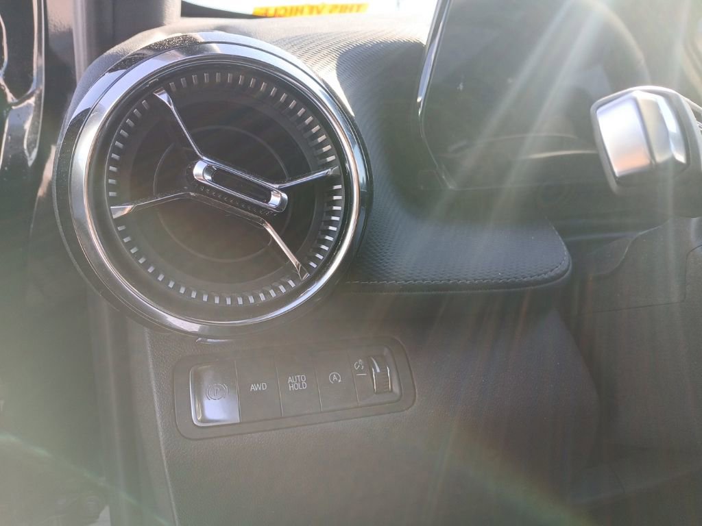 Used 2025 Chevrolet Equinox LT image 19