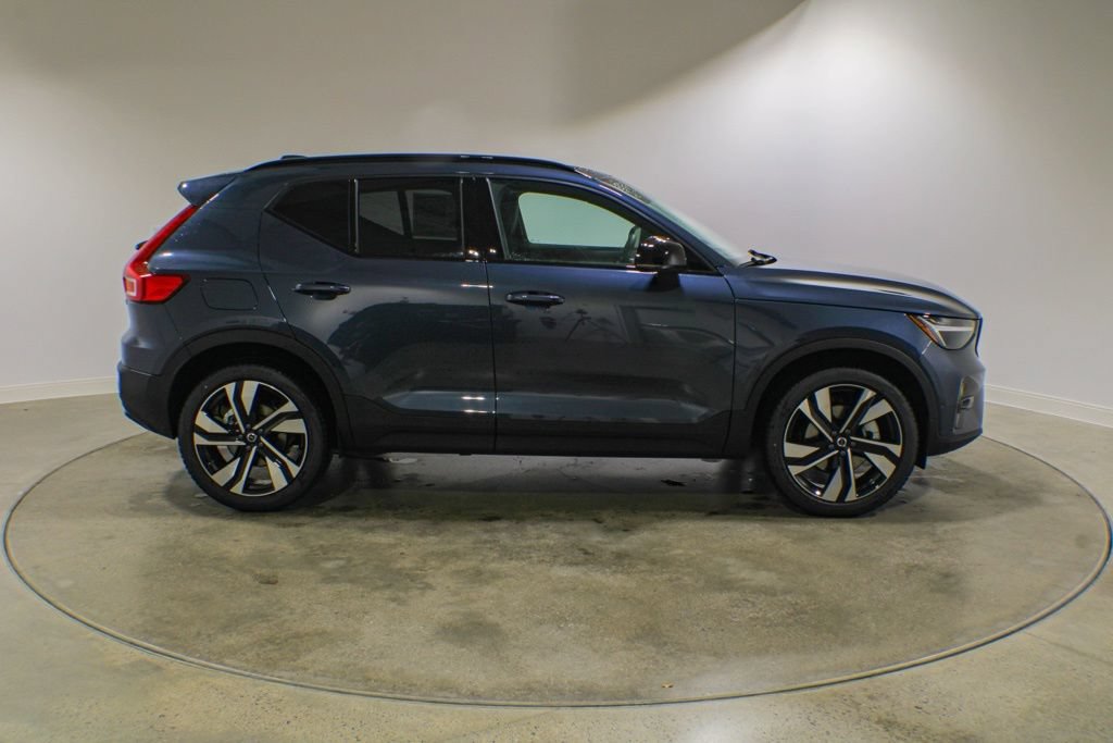 New 2026 Volvo XC40 B5 Core w/ Protection Package Premier AWD/4WD image 6
