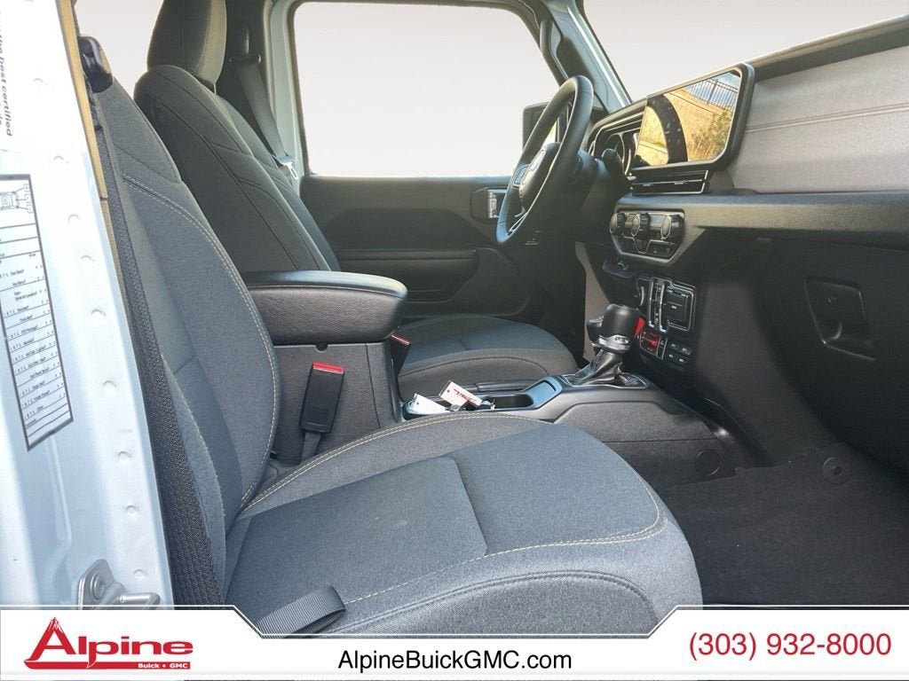 Used 2025 Jeep Wrangler Unlimited Sport AWD/4WD image 15