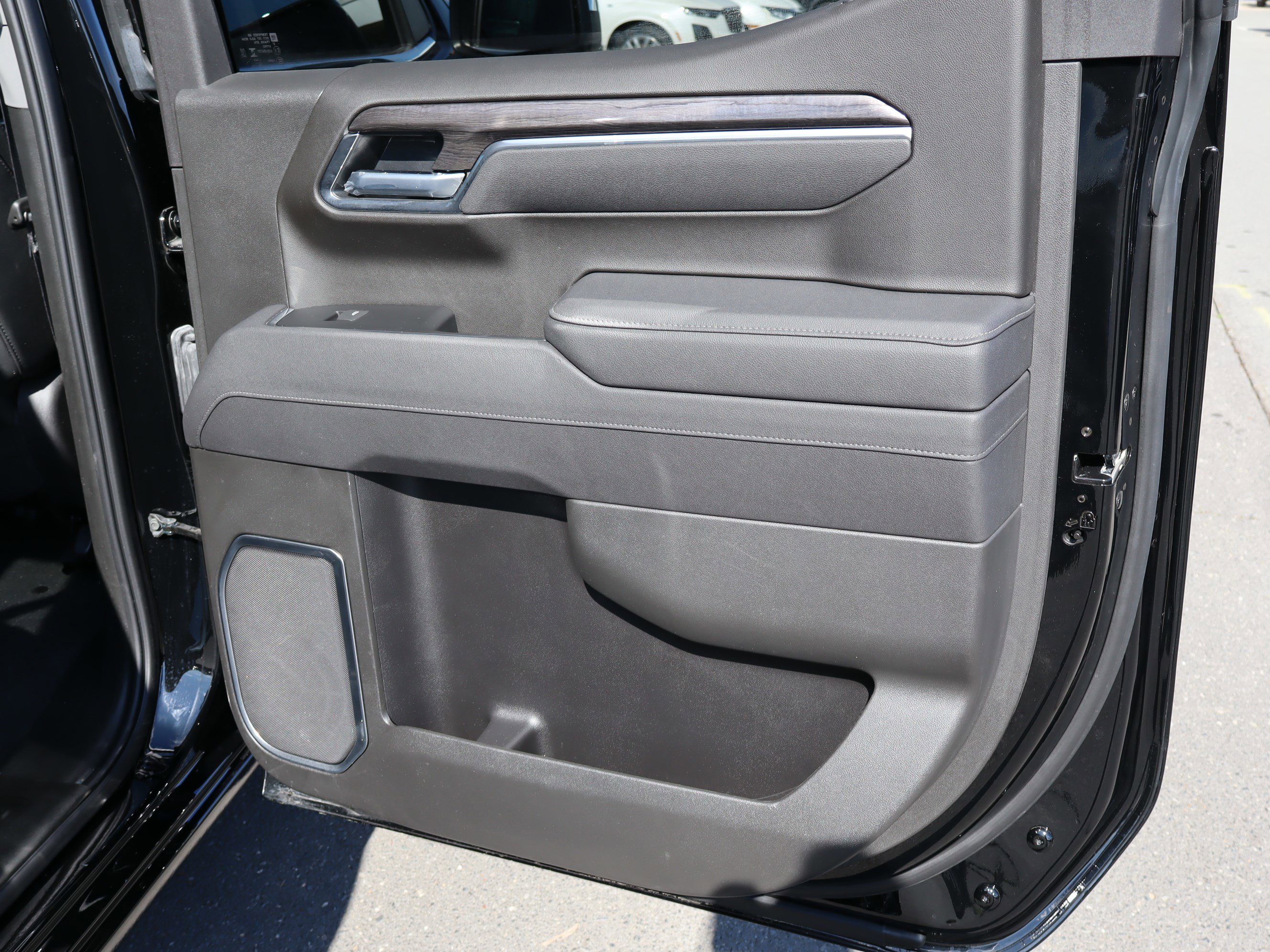 Certified 2025 Chevrolet Silverado 1500 LTZ w/ LTZ Premium Package image 33