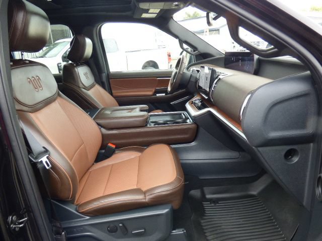 Used 2025 Ford Expedition King Ranch AWD/4WD image 18