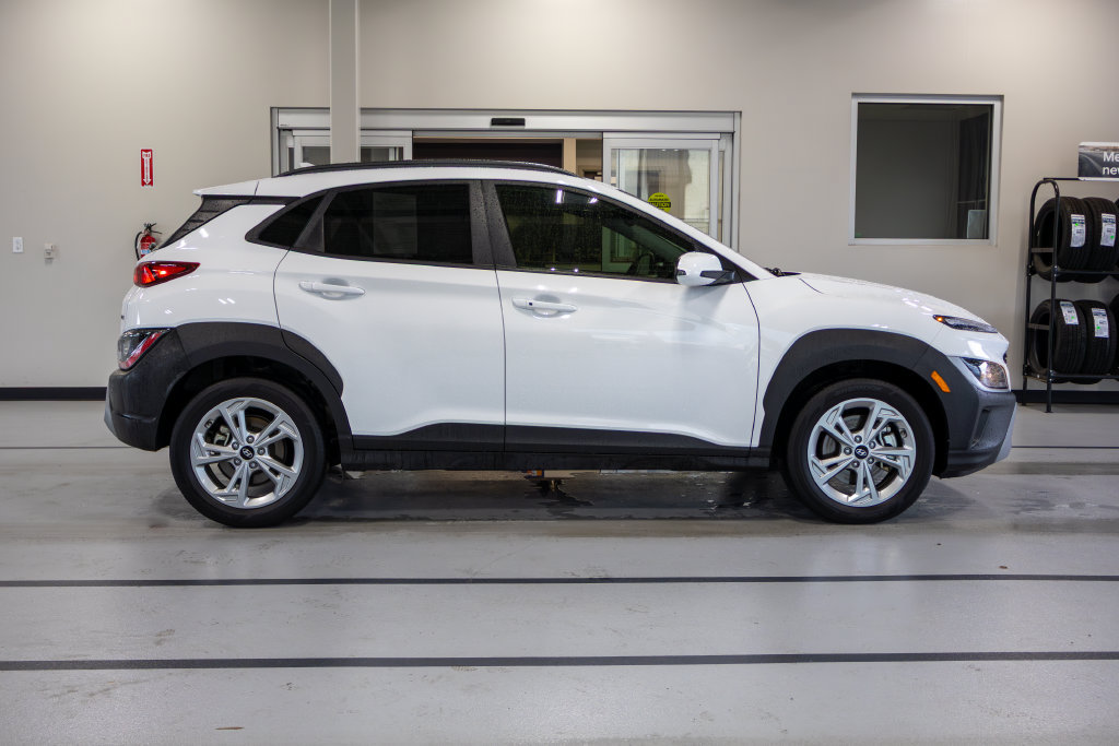 Used 2023 Hyundai Kona SEL w/ Cargo Package AWD/4WD image 6