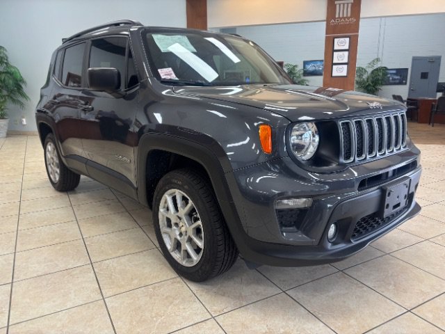 Used 2022 Jeep Renegade Latitude AWD/4WD image 1