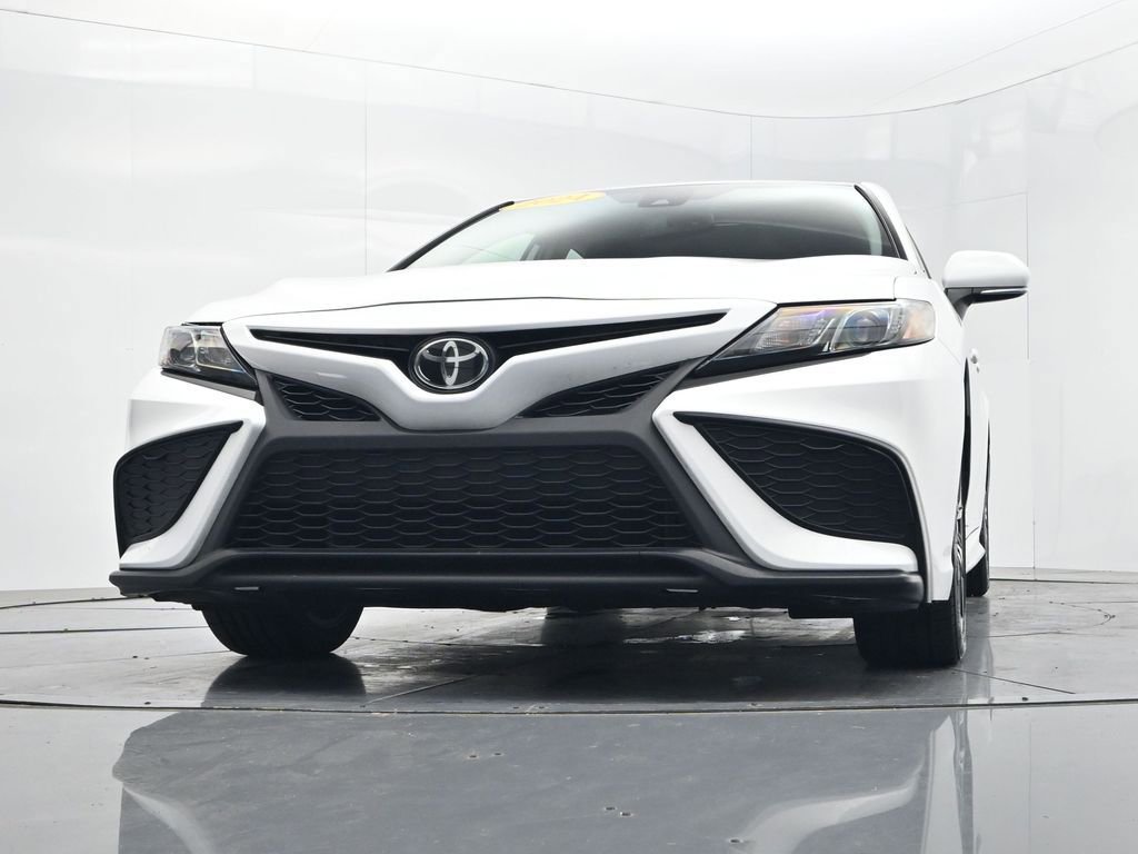 Used 2024 Toyota Camry SE w/ Convenience Package image 40