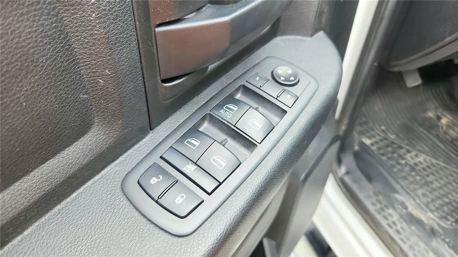 Used 2021 RAM 3500 Tradesman w/ Chrome Appearance Group AWD/4WD image 23