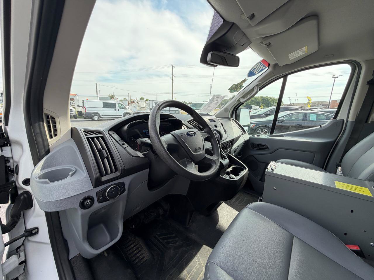 Used 2019 Ford Transit 250 130 Low Roof RWD image 18