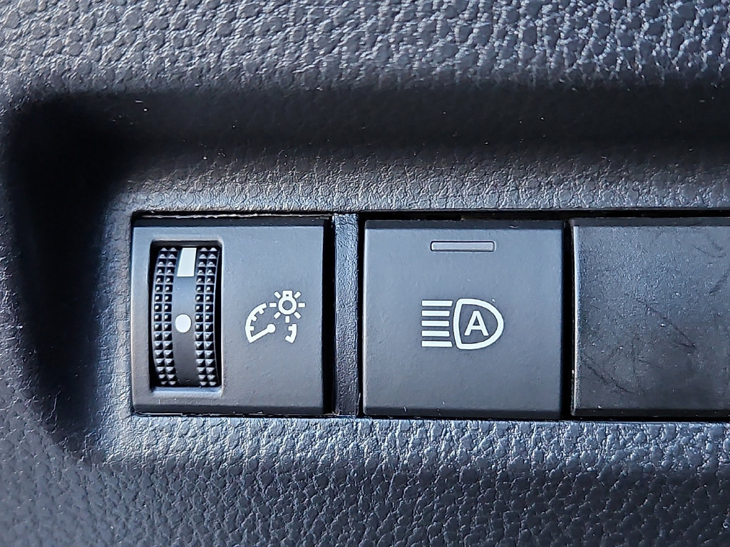 Certified 2023 Toyota RAV4 LE AWD/4WD image 26