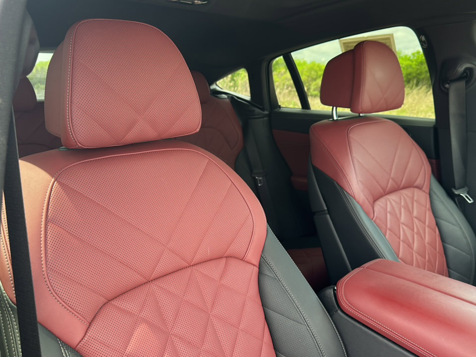 Certified 2024 BMW X6 xDrive40i w/ Premium Package image 25