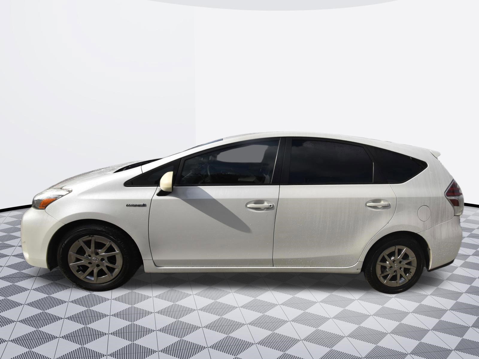 Used 2013 Toyota Prius V Three FWD image 3