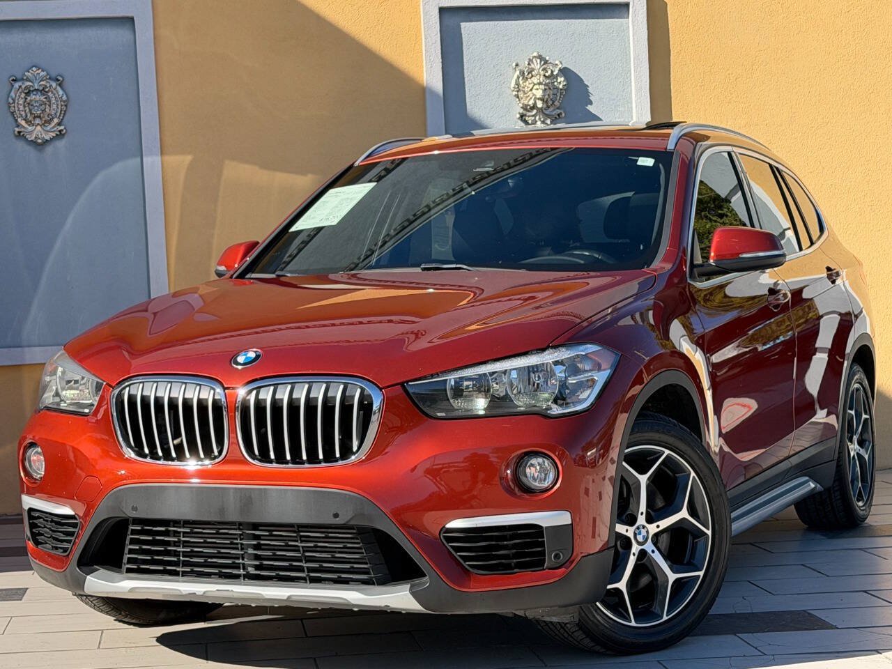 Used 2019 BMW X1 xDrive28i w/ Convenience Package AWD/4WD image 3