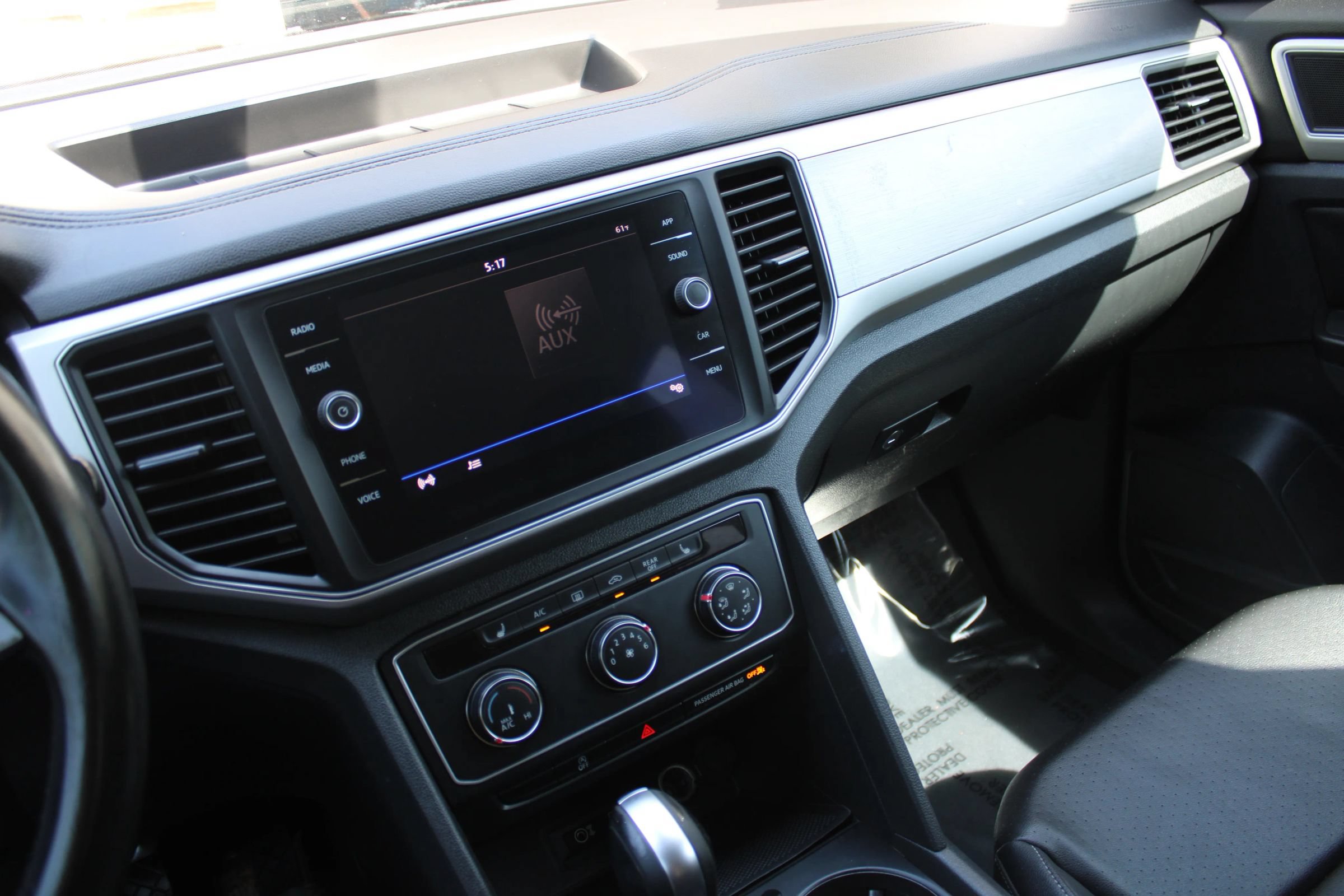 Used 2018 Volkswagen Atlas SE FWD image 14