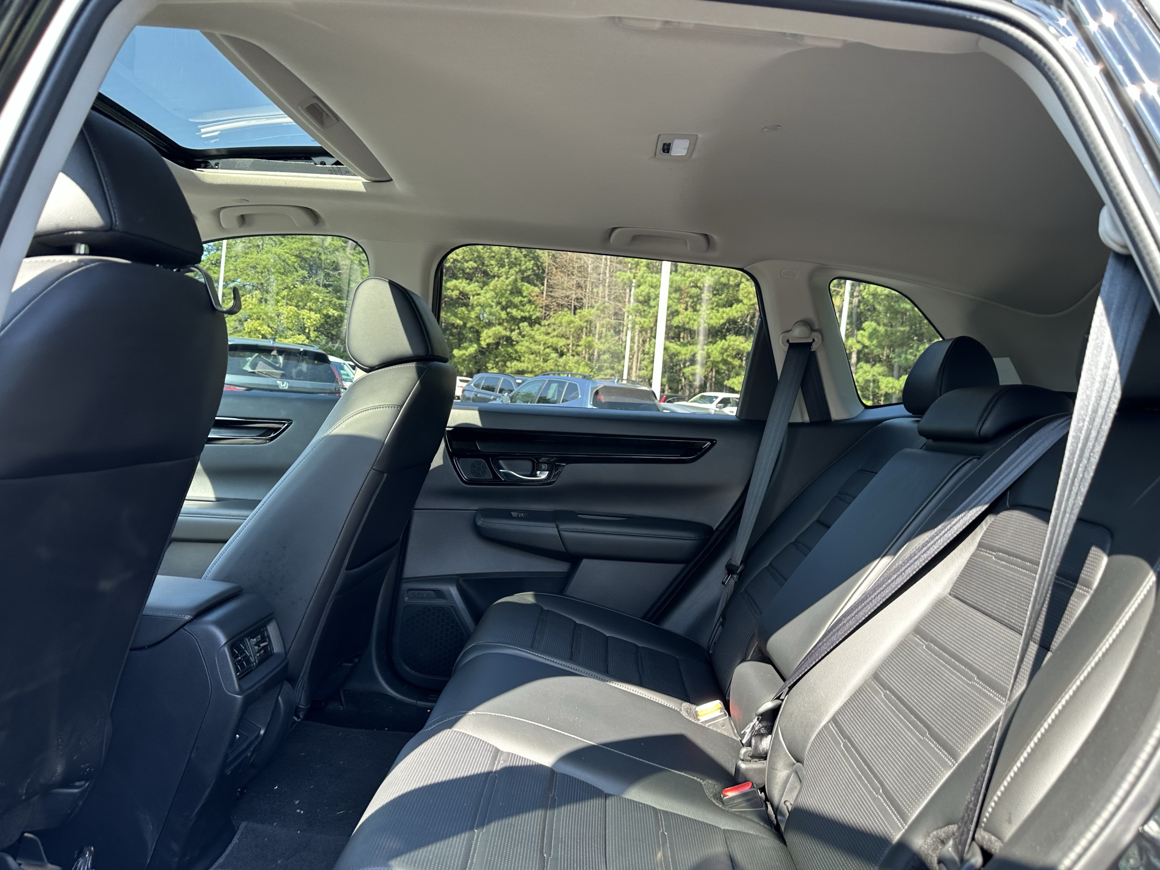 Used 2025 Honda CR-V EX-L image 9