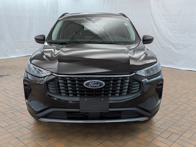 Certified 2024 Ford Escape Active w/ Tech Pack #1 AWD/4WD image 2