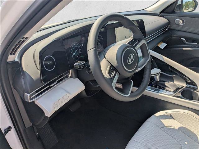 New 2025 Hyundai Elantra Limited image 3