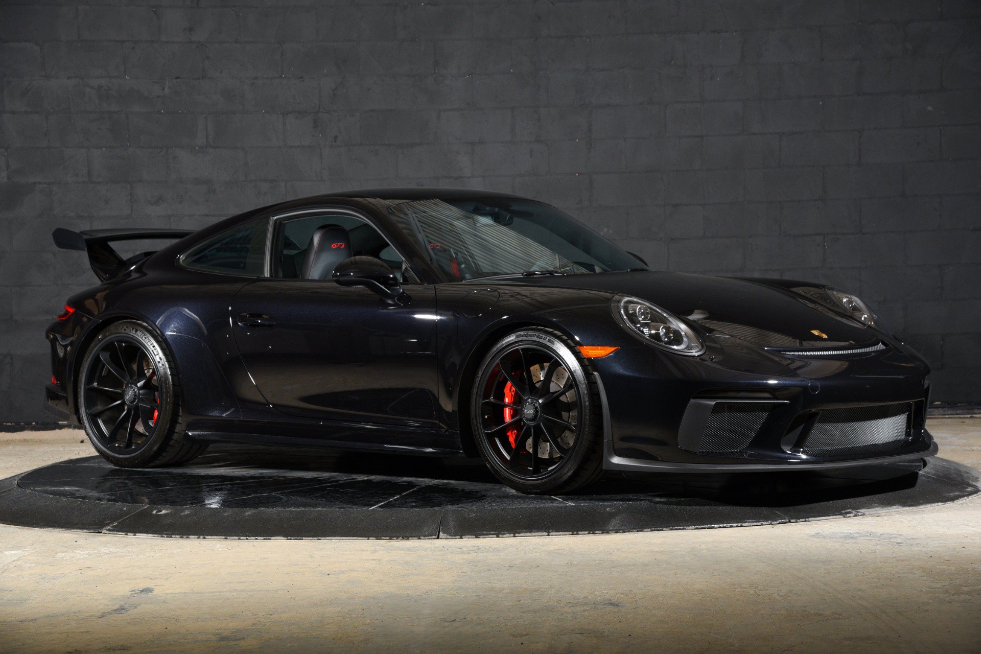 Used 2019 Porsche 911 GT3 RWD image 2