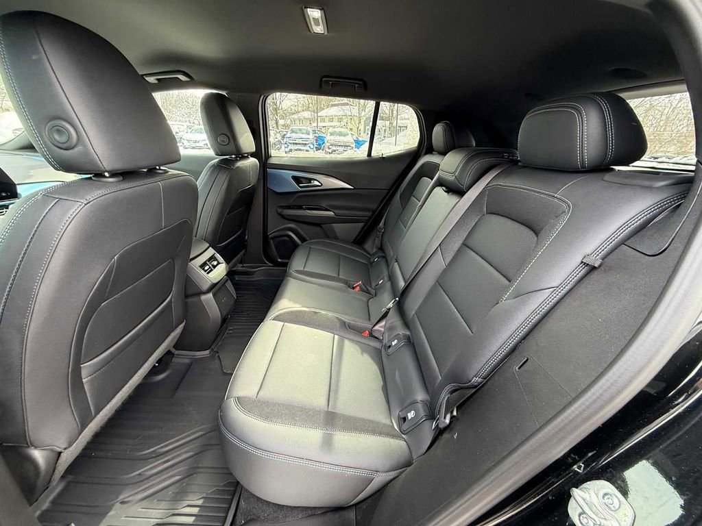 Used 2025 Chevrolet Equinox EV LT w/ Convenience Package image 20