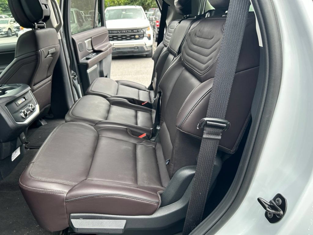 Used 2026 Ford Expedition Platinum w/ Platinum Ultimate Package AWD/4WD image 13
