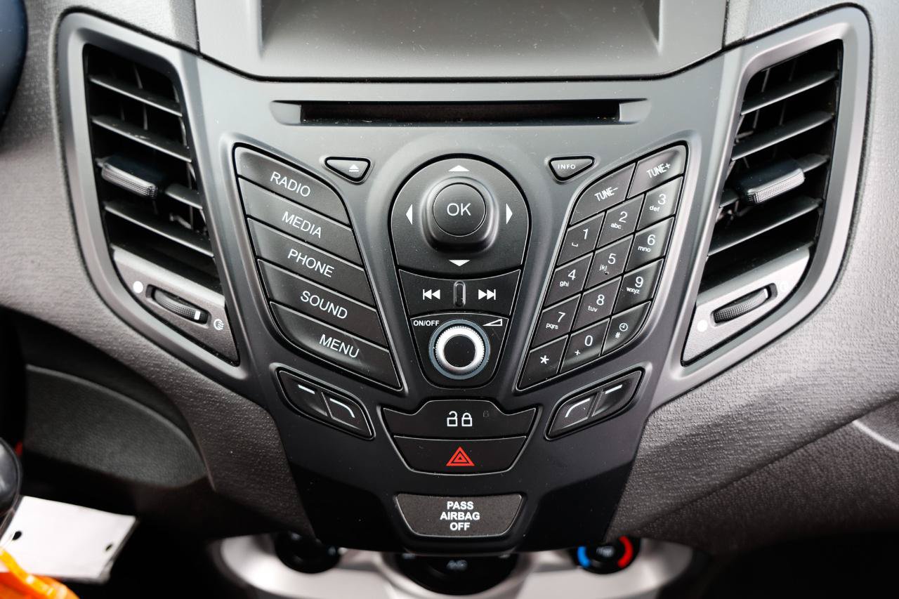 Used 2014 Ford Fiesta SE FWD image 30