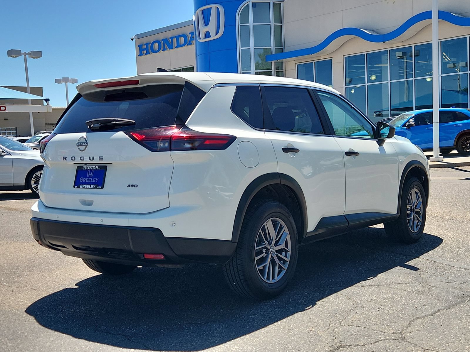 Used 2024 Nissan Rogue S AWD/4WD image 5