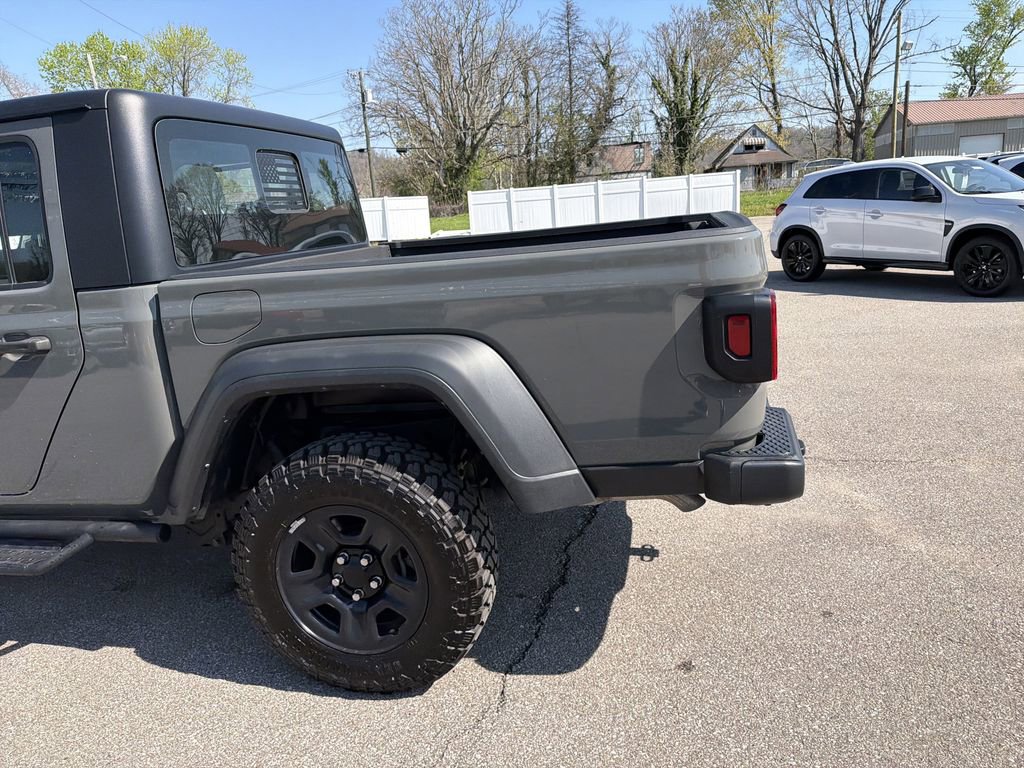 Used 2023 Jeep Gladiator Sport image 7
