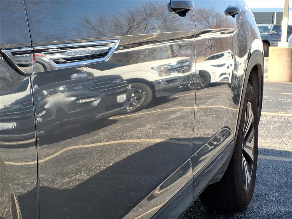 Used 2024 Volkswagen Atlas Cross Sport SE image 35