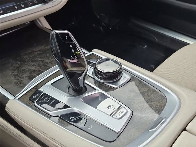Used 2018 BMW 750i xDrive AWD/4WD image 12