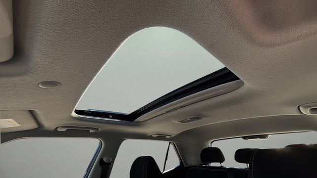 Used 2025 Hyundai Venue SEL FWD image 19