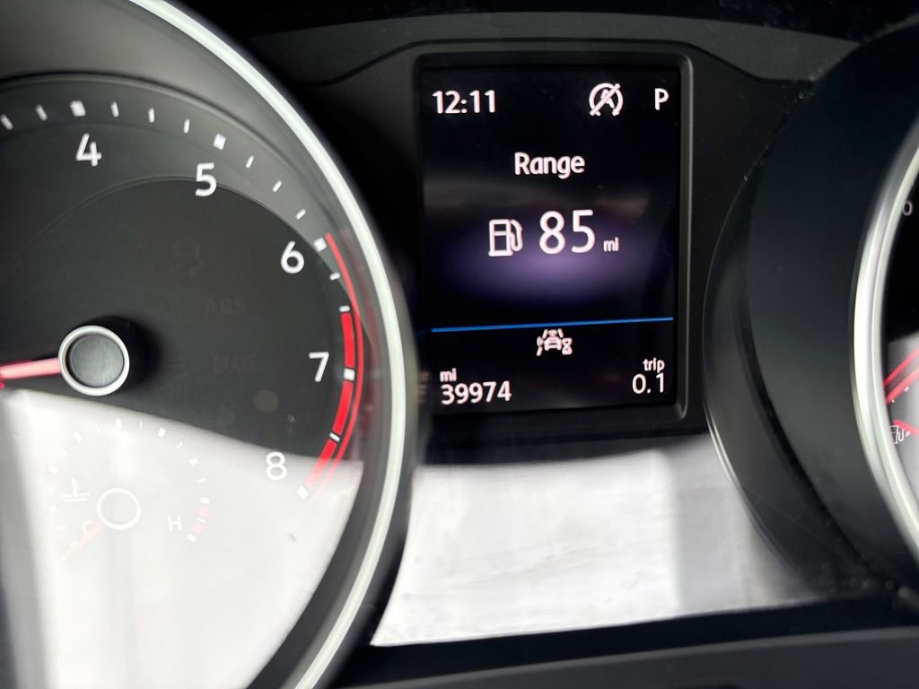 Used 2020 Volkswagen Tiguan SE R-Line image 11