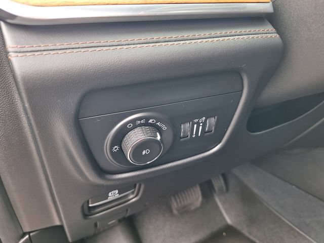 Used 2023 Jeep Grand Cherokee L Summit AWD/4WD image 20