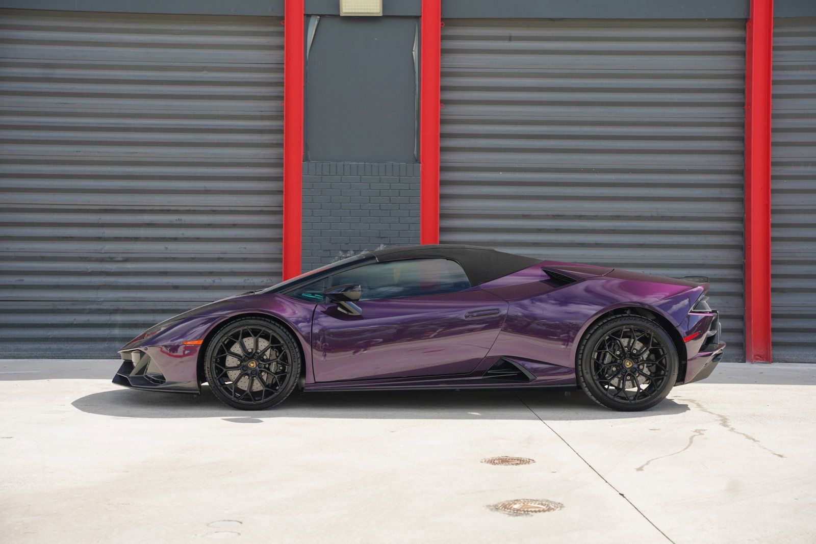 Used 2022 Lamborghini Huracan EVO RWD image 9
