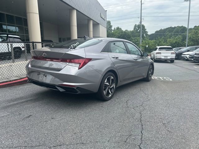 Used 2023 Hyundai Elantra Limited w/ Cargo Package FWD image 5