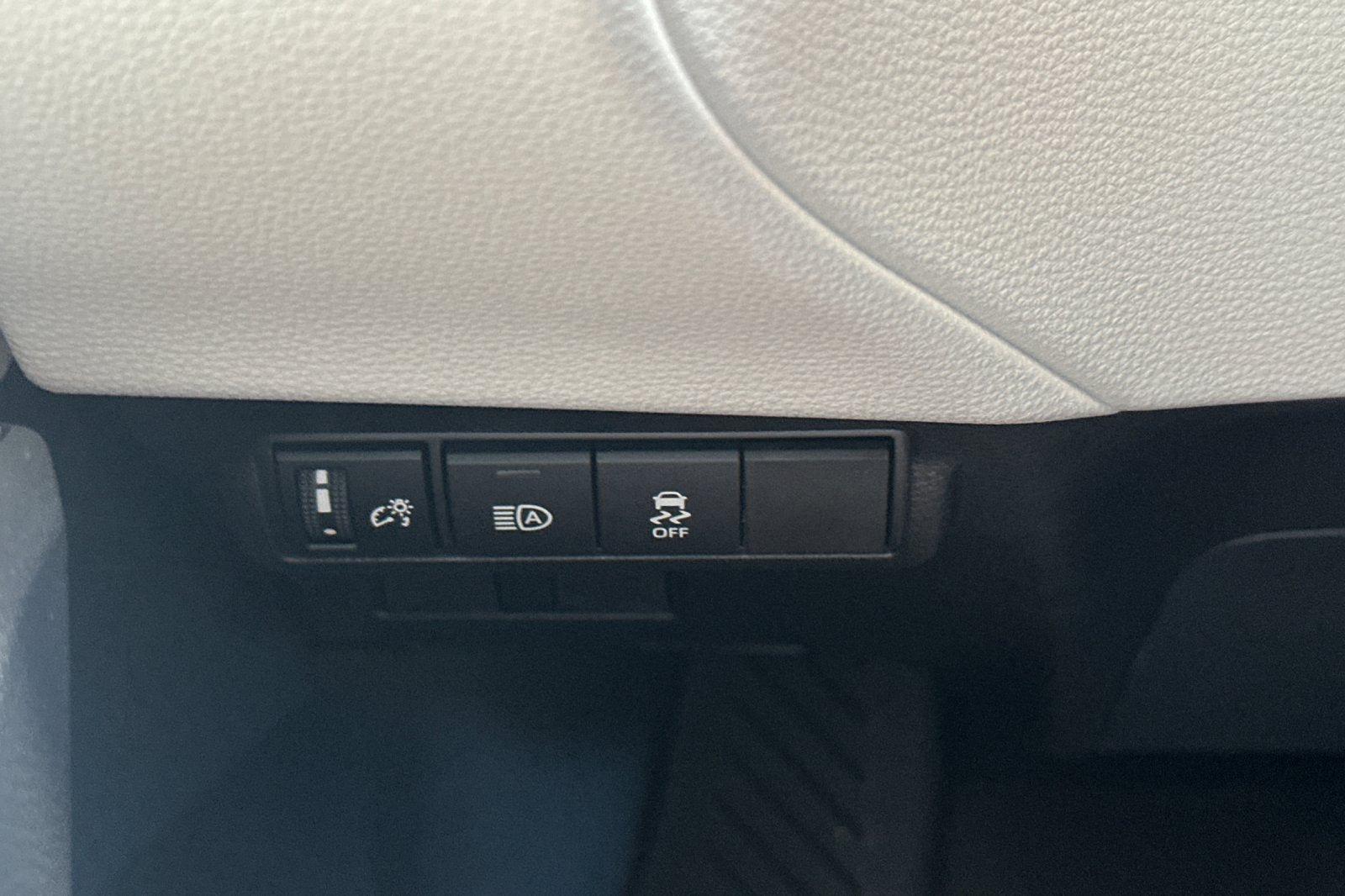 New 2026 Toyota Corolla Cross LE AWD/4WD image 30