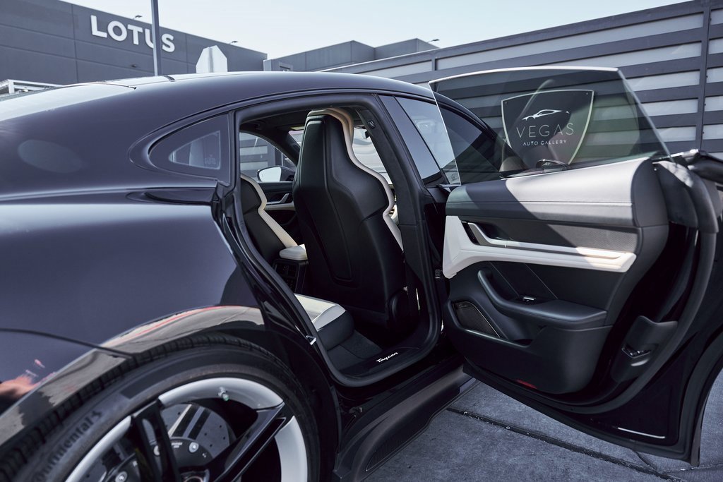 Used 2020 Porsche Taycan Turbo S image 28