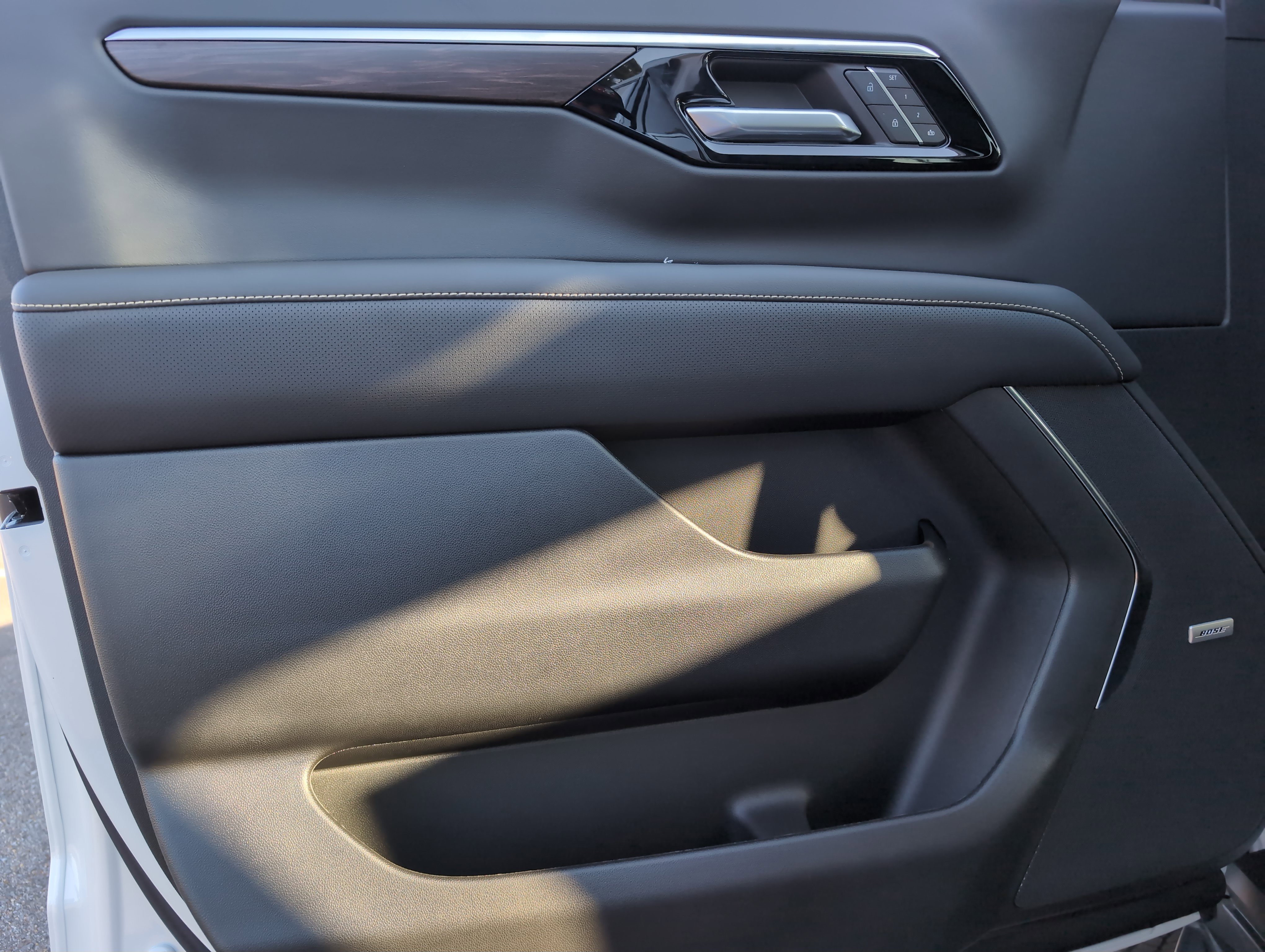 New 2025 Chevrolet Suburban Premier w/ Sun And Tow Package image 12