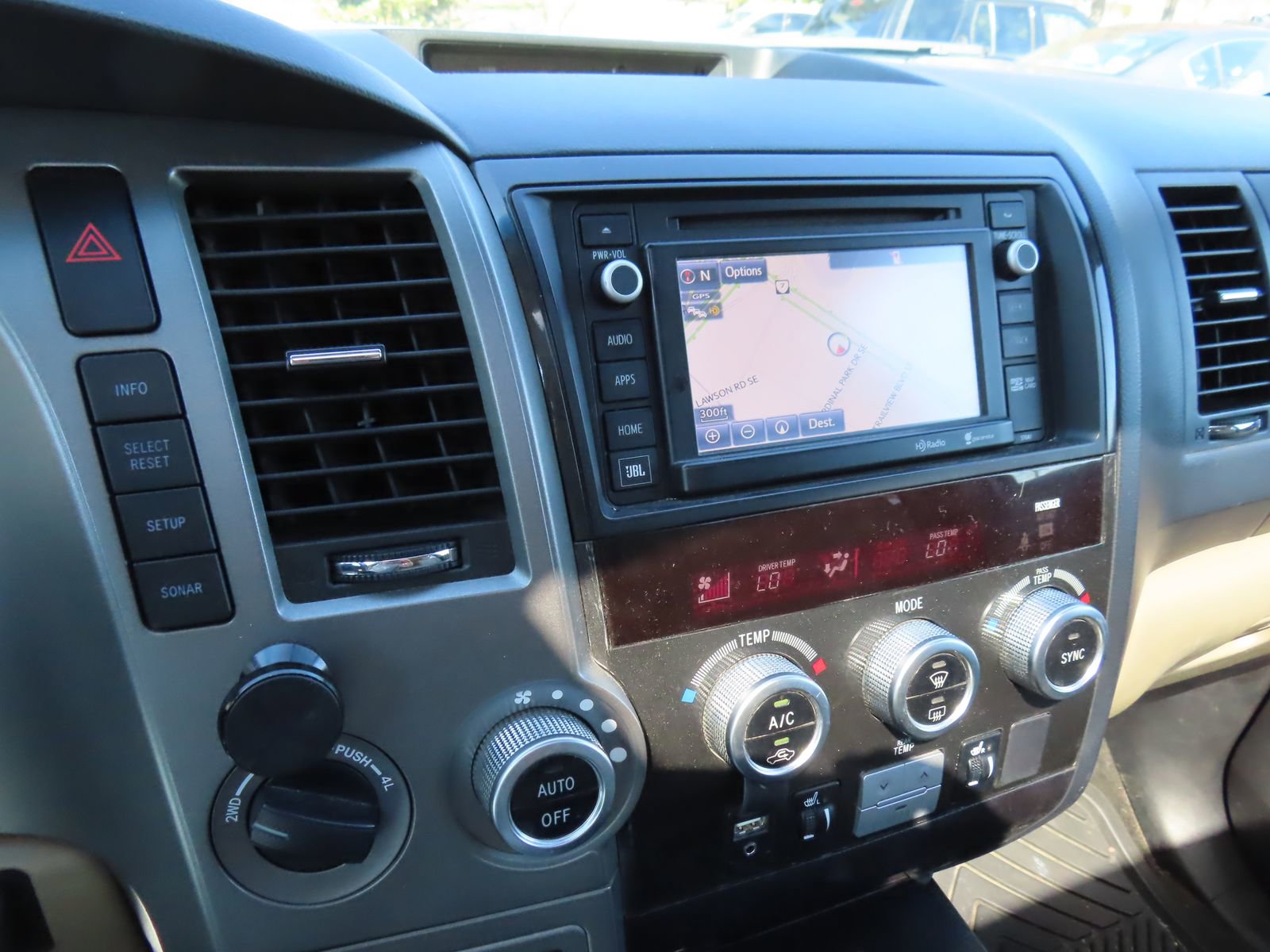 Used 2015 Toyota Sequoia Limited image 26