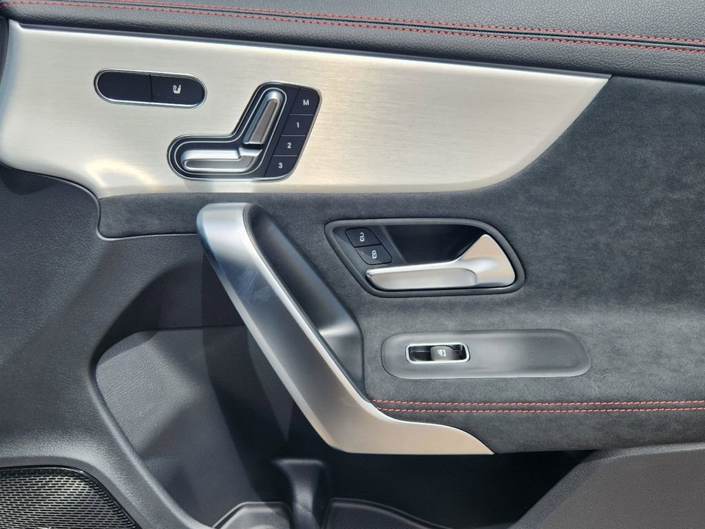 New 2025 Mercedes-Benz CLA 250 4MATIC image 18