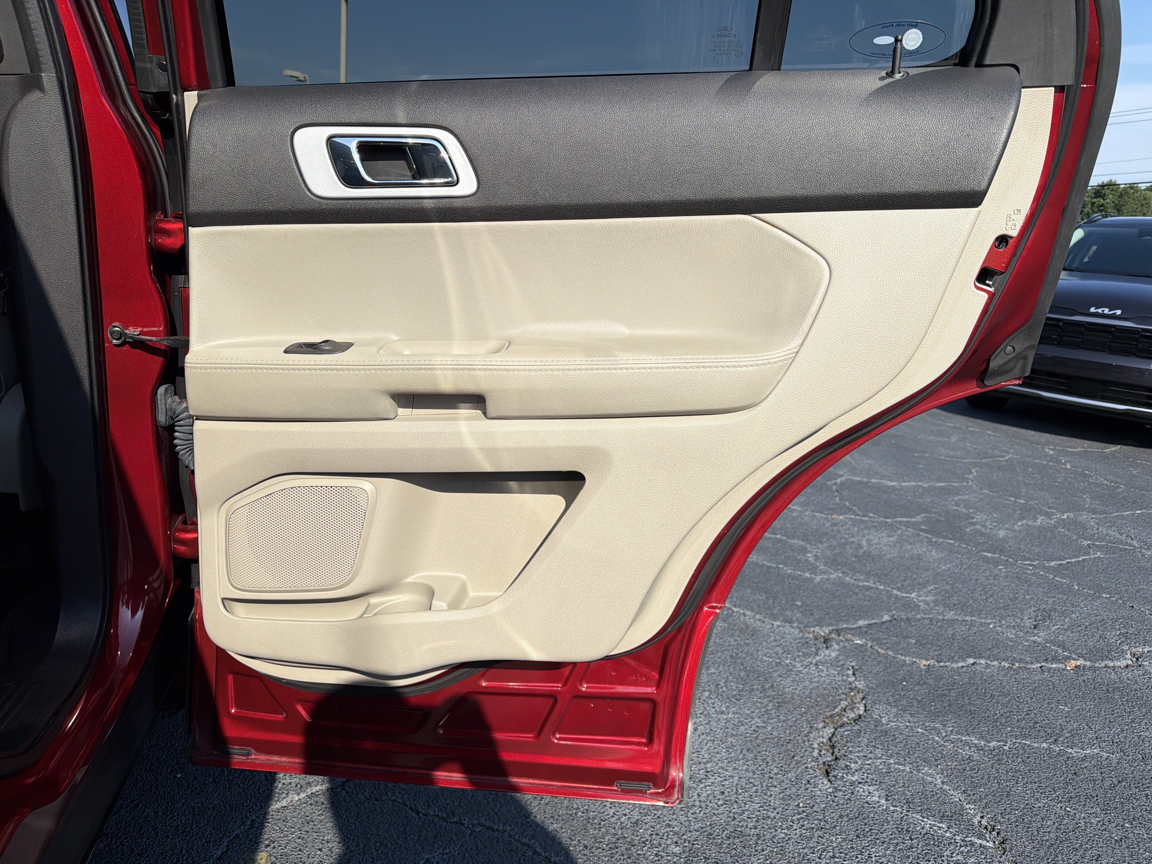 Used 2015 Ford Explorer Limited w/ Equipment Group 301A FWD image 15