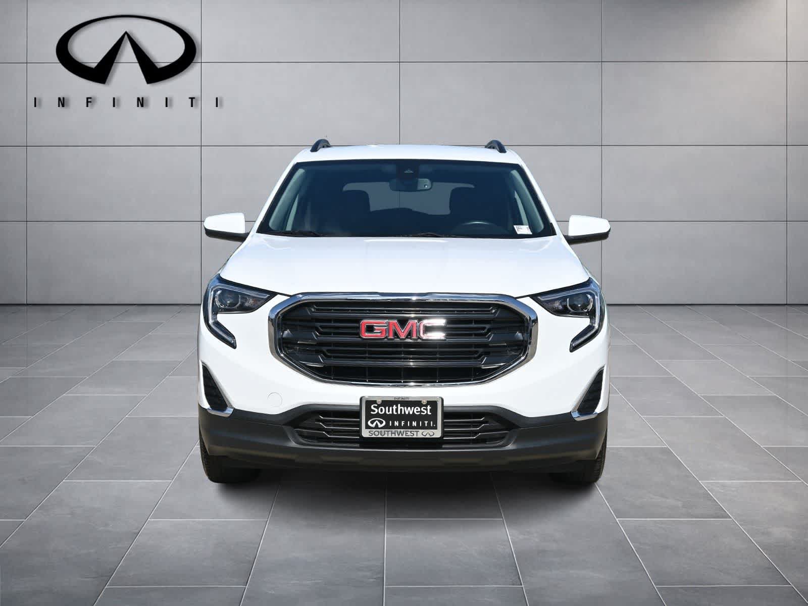 Used 2020 GMC Terrain SLE w/ Driver Convenience Package FWD image 2