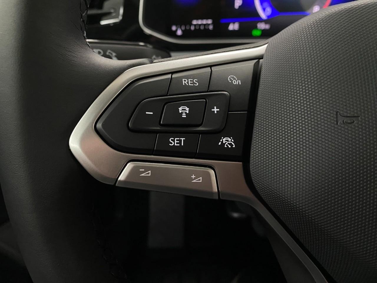New 2025 Volkswagen Jetta SE image 14