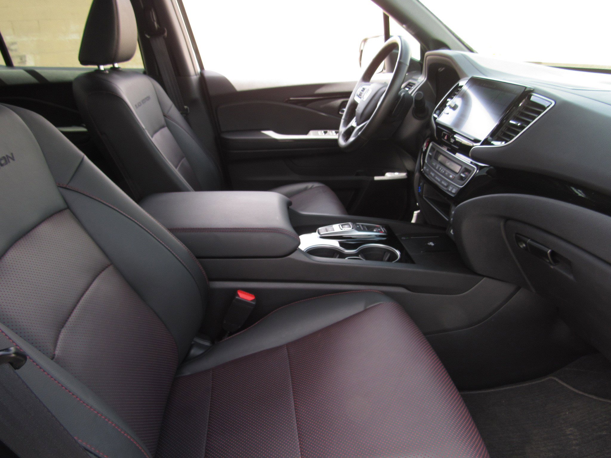 Certified 2025 Honda Ridgeline Black Edition image 9