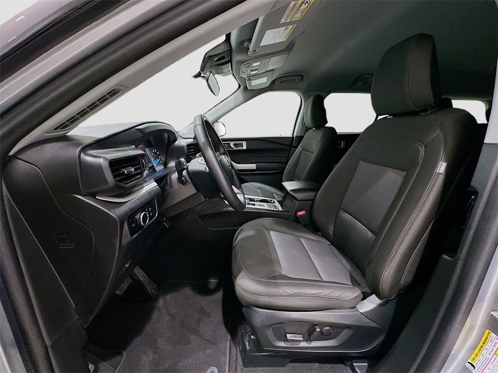 Used 2024 Ford Explorer XLT image 20