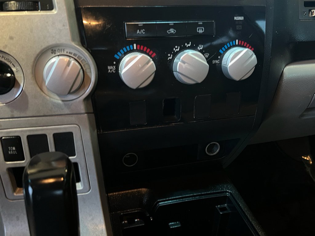 Used 2009 Toyota Tundra 4x4 CrewMax image 24