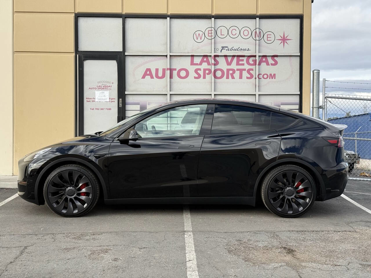 Used 2023 Tesla Model Y Performance image 6