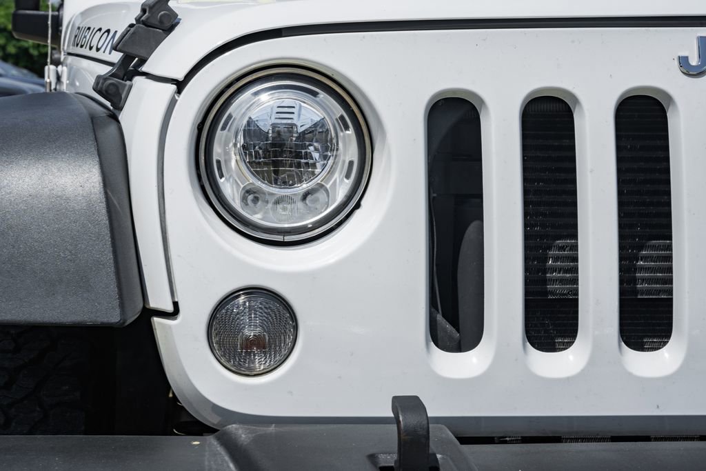 Used 2017 Jeep Wrangler Unlimited Rubicon w/ Cold Weather Group image 10