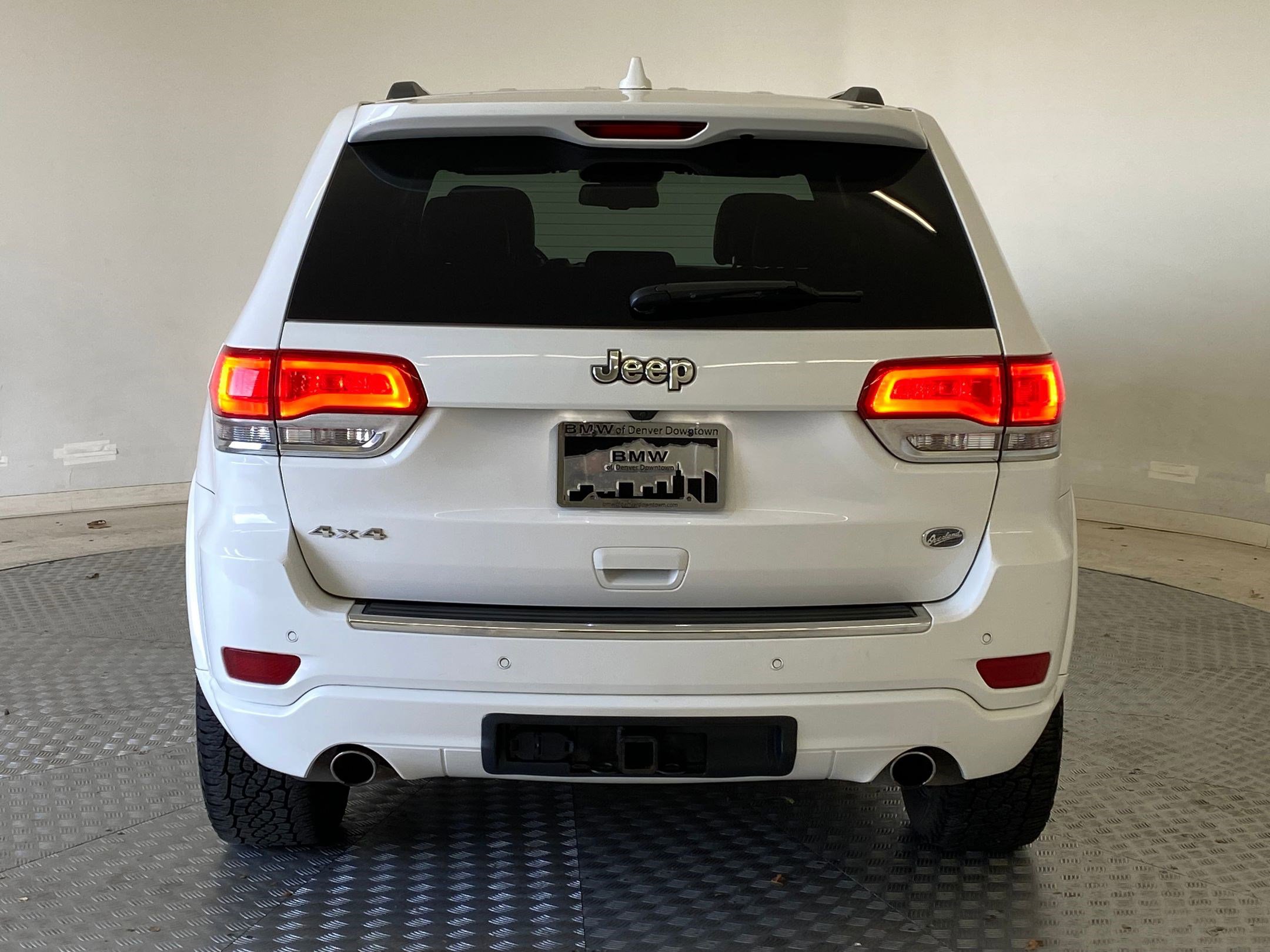 Used 2015 Jeep Grand Cherokee Overland w/ Advanced Technology Group image 10