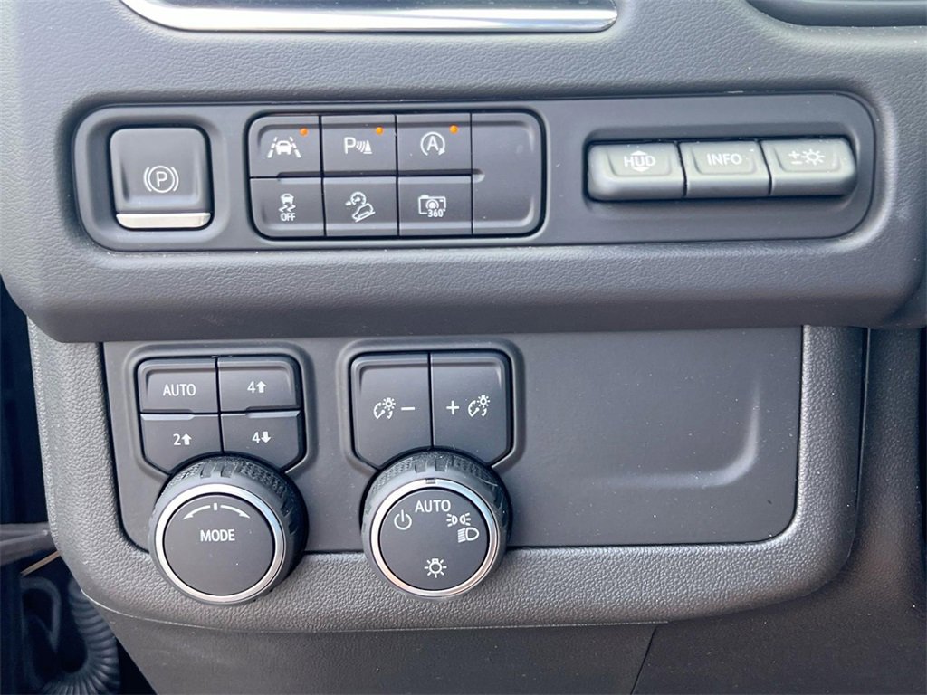 Certified 2023 Chevrolet Suburban High Country image 18