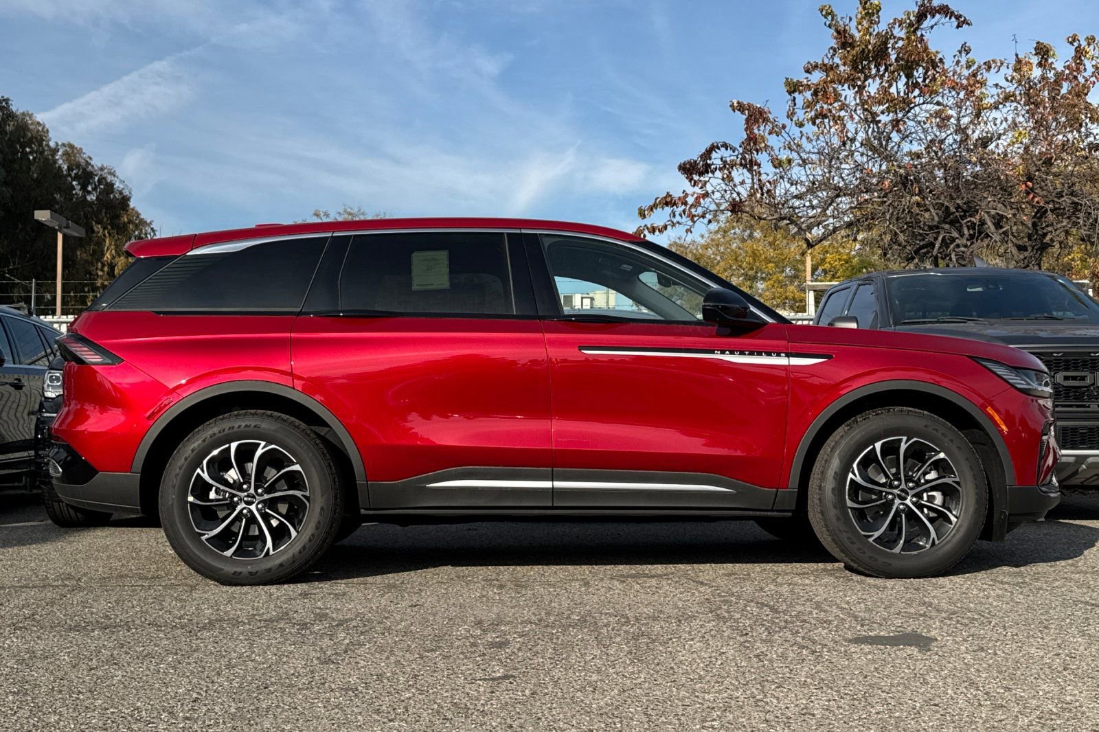 New 2026 Lincoln Nautilus Premier image 4