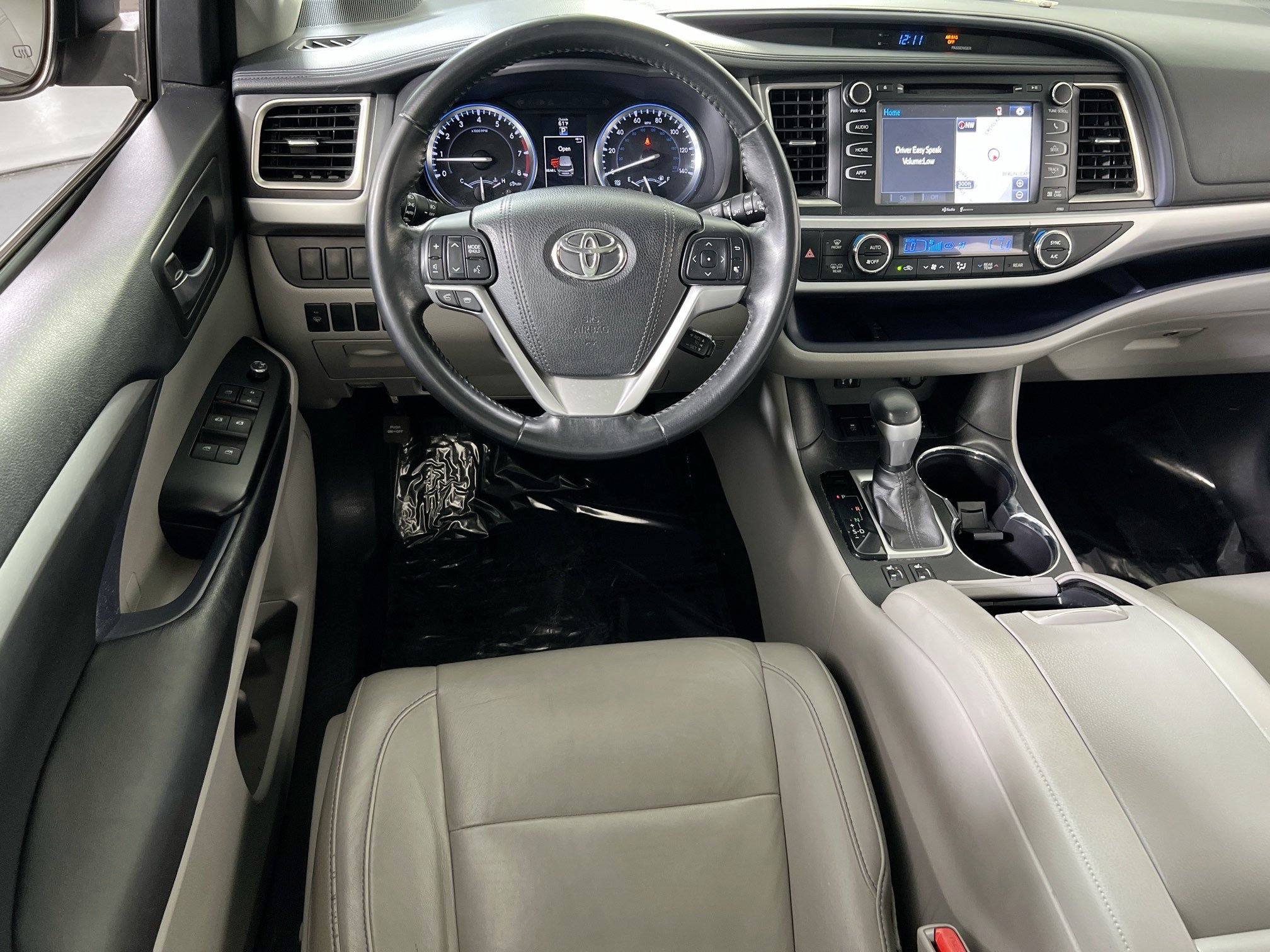 Used 2015 Toyota Highlander XLE AWD/4WD image 23