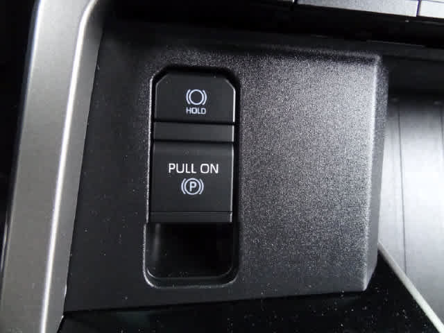 Used 2025 Toyota Tundra Limited AWD/4WD image 30