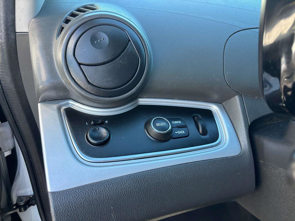 Used 2015 Chevrolet Spark LT image 28